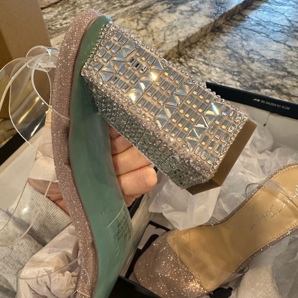 BETSEY Johnson NEW, Dressy heeled sandals ideal for a wedding or bride - Picture 2 of 7